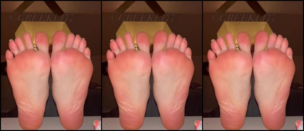Greek Goddess Li Aka Greekli77 Onlyfans Here S A Video Of Me Playing With My Dry Soles After A Long Day In My Ugg Boots Bs5