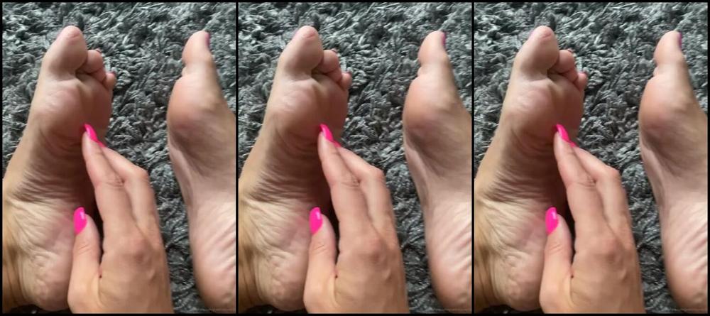 Goddesssuzie26 Onlyfans My Soles Feel Extra Soft In The Mornings 2