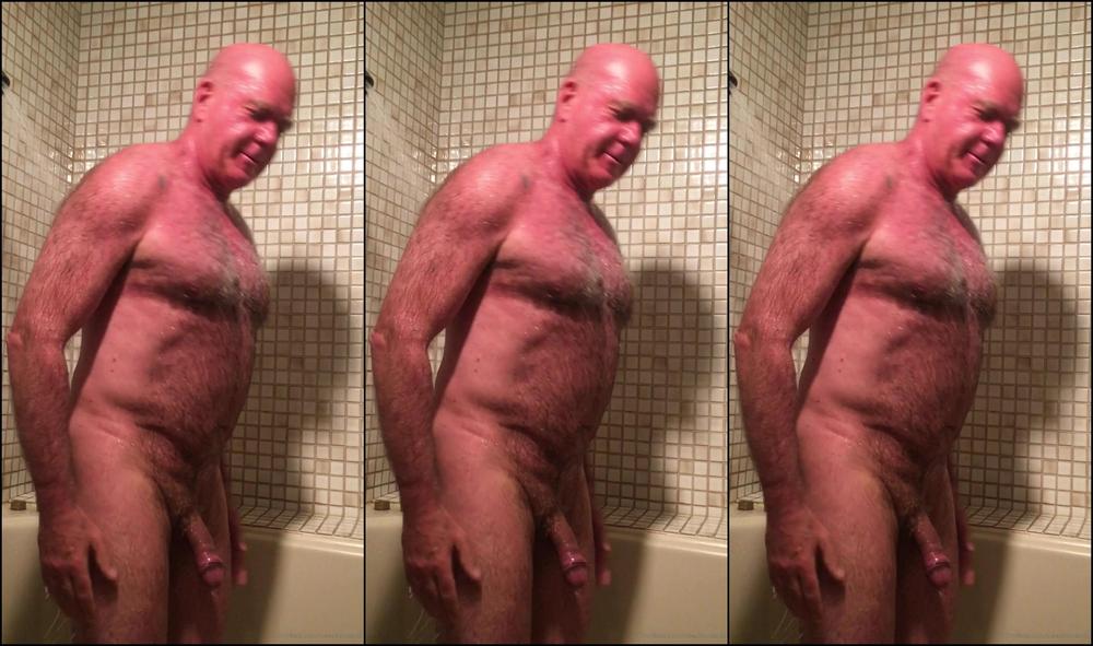 Maestroclaudio Peeing In The Shower And Something Else