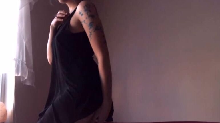 Hunnydaniels Sunday Smolder Striptease