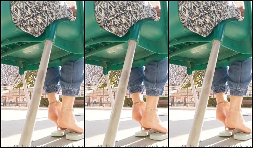 Solefulsassy Onlyfans Sitting Behind Me Are You You Wont Be Able To Stand Up For A Bit That Bulge Is Going Be Obvious