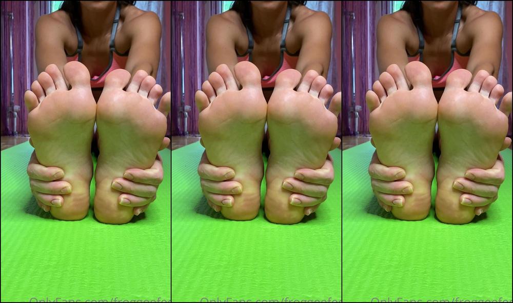 Froggeefeetvip It S Time To Stretch