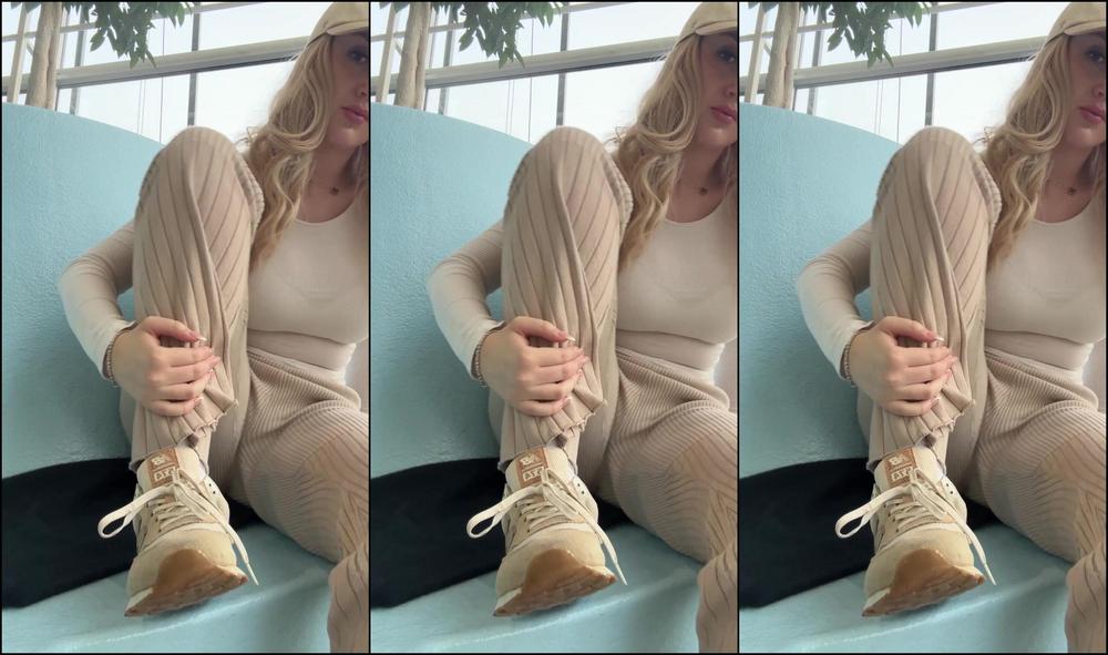 Goddessbailz 3267388730 04 06 2024 Taking Out My Stinky Feet In The Airport What Would You Do If You Witnessed This