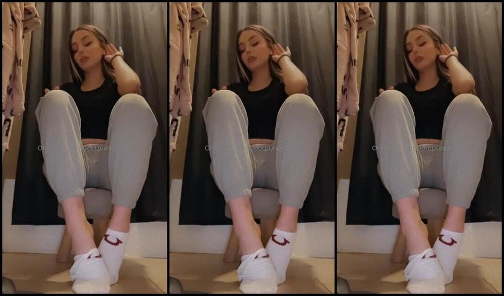 Footprincessx1 Nicknamed Footprincessx1 Onlyfans Sending The Other Half To Your Dms Finish Twice Tonight 1