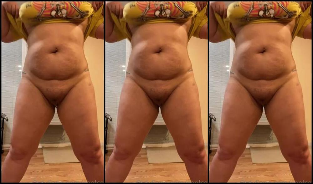 Celia Nicknamed Ceelcee Onlyfans Trying Out A Hula Hoop No Pants Of Course Z