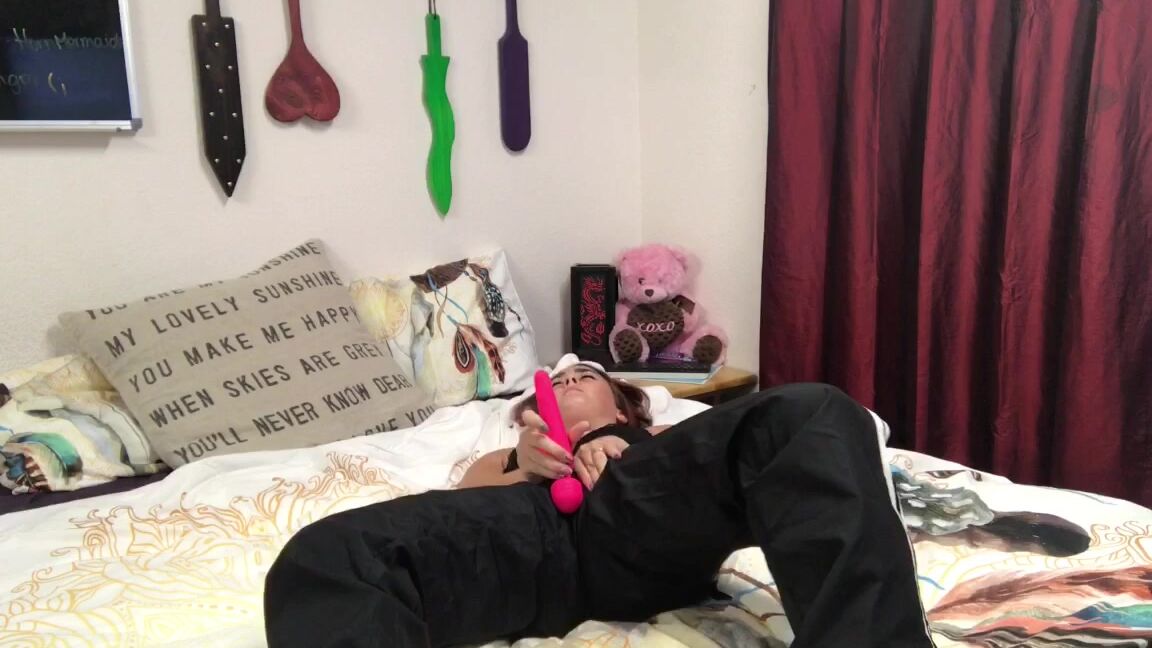 Sch Lgirl Masturbating In My Wind Pants