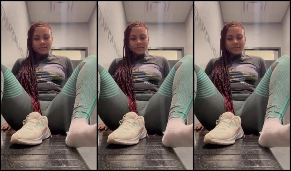 Thelbfeet Nicknamed Thelbfeet Onlyfans Sweaty Gym Feet If I Smell Them First You Have To Go Next Yes