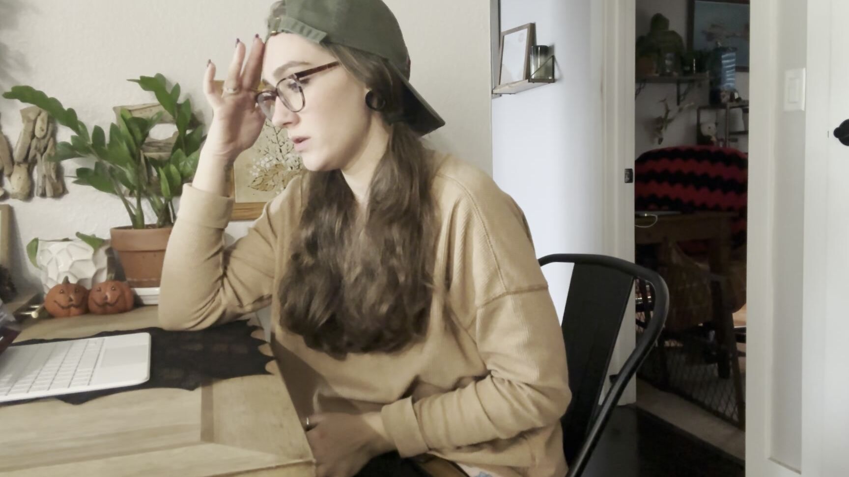 "divinebabe" ass fetish, ass humiliation, asshole fetish, buttcrack, humiliation the sexy plumber pt 1 manyvids