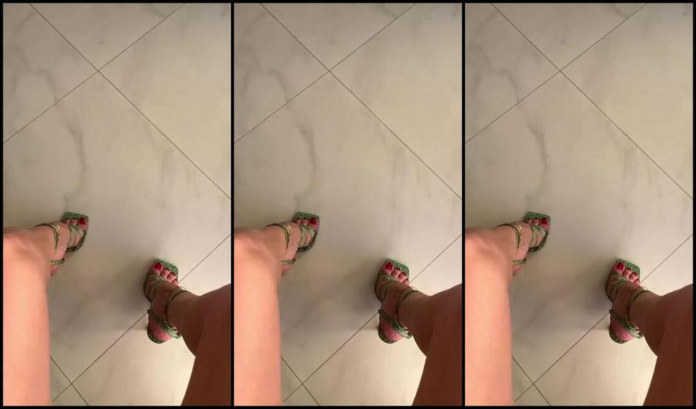 Simply Milena Nicknamed Simplymilena Onlyfans Do You Like To See Things From My Point Of View I Ll Be Putting Some Lotion