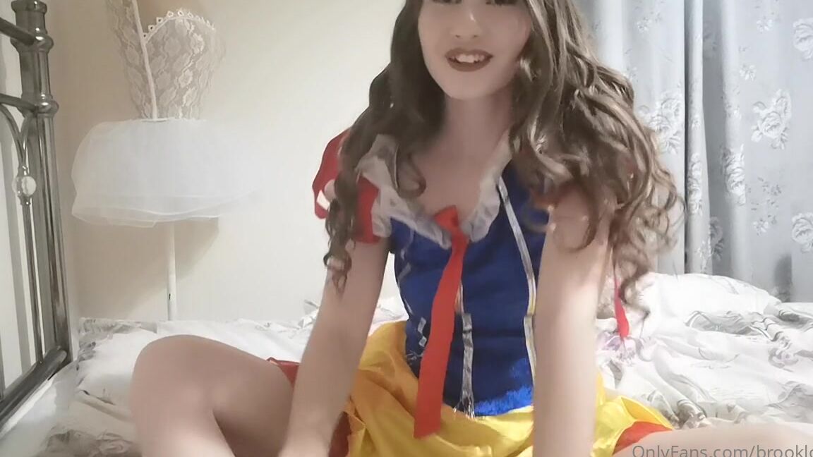 brooklogan-02-06-2020-384312689-innocent-snow-white-loves-seeing-you-jerk-