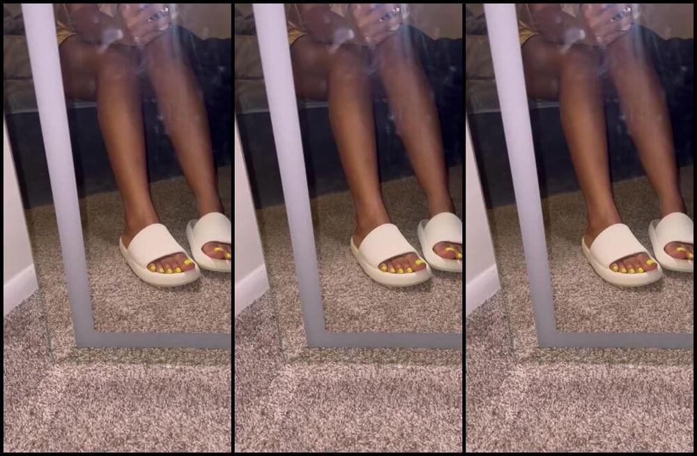 Queenjodiieetoes Aka Prettyfeetonly1800 Onlyfans Can T Wait To Have Fun In My New Mirror