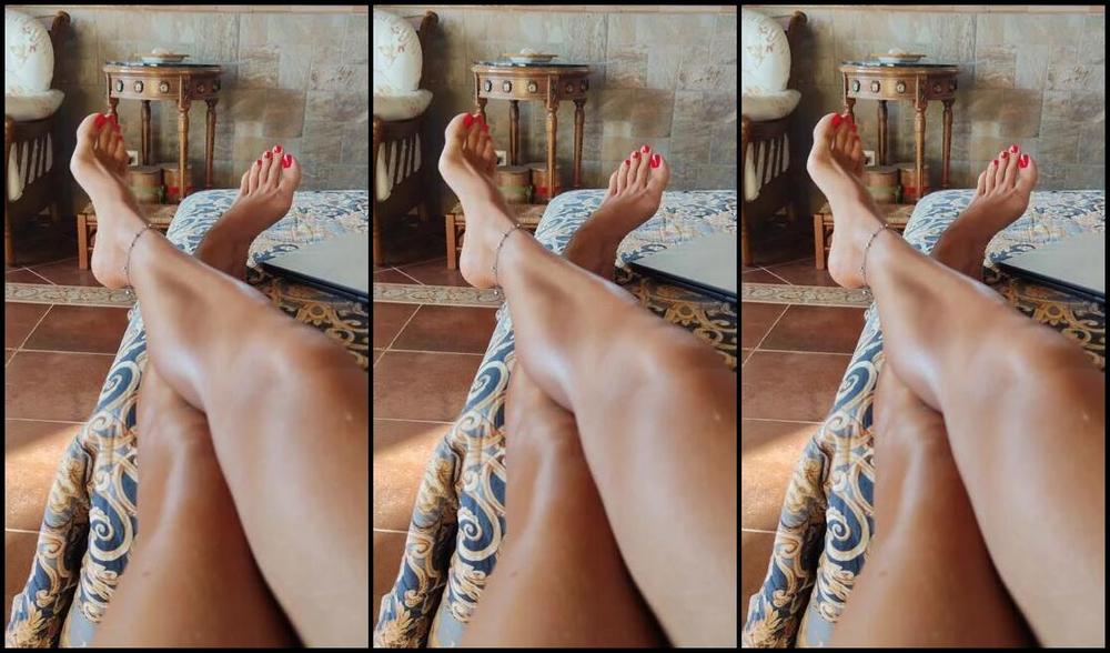 Atomictoez Nicknamed Atomictoez Vip Onlyfans Watch My Feet And Get Lost