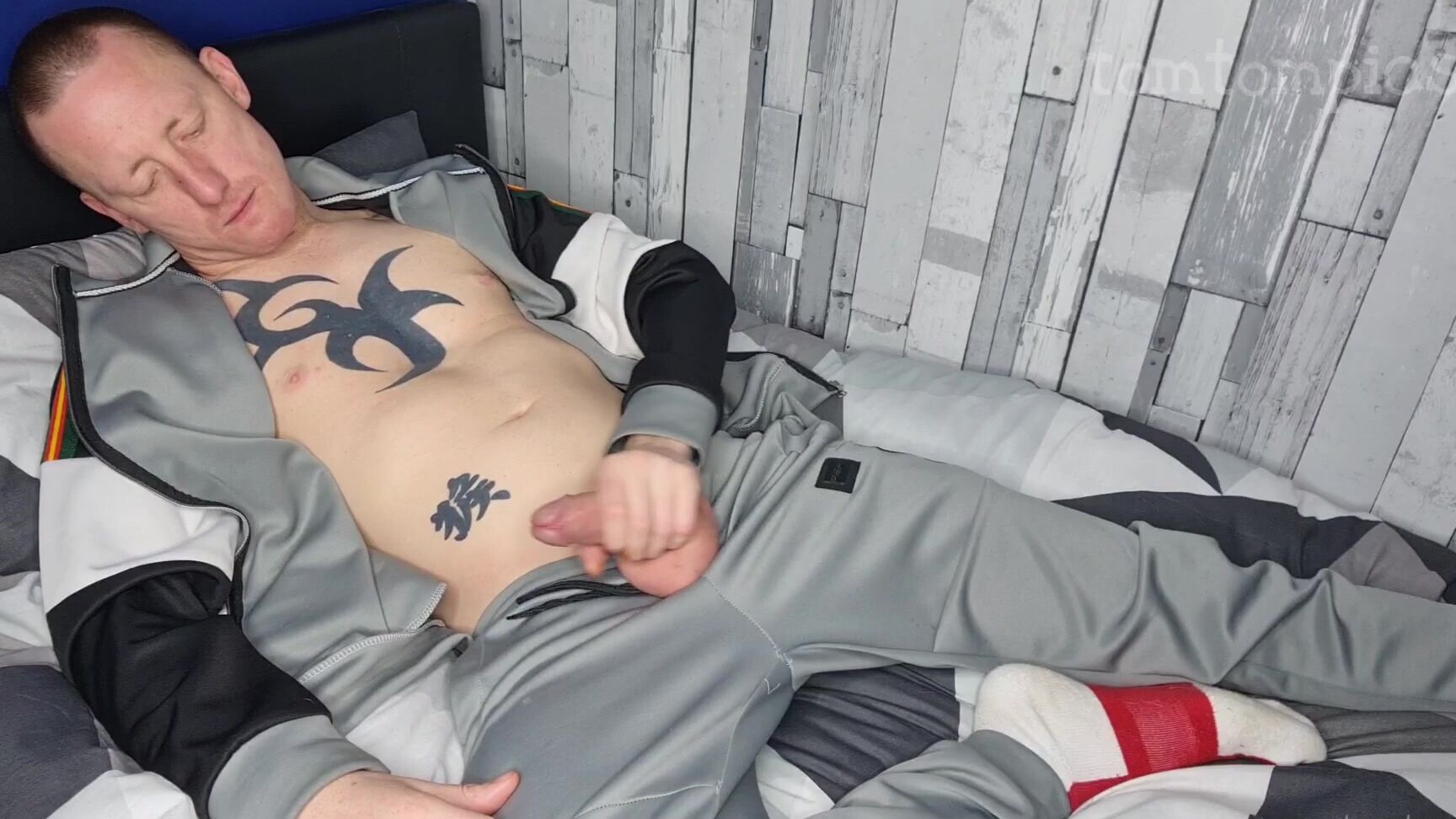 Tomtompics I Strip Out Of My Trackies As I Wank Myself Off Finishing With Me Shooting My Load On My