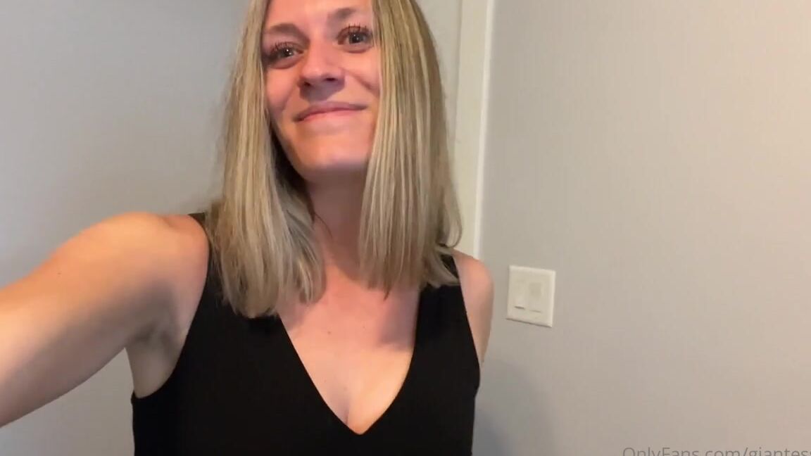 Giantess Tara Nicknamed Giantesstara 03 18 2022 Onlyfans Video Im So Excited About Tonights Send Out Shrink Secret Girlfriend And Brian Commercial