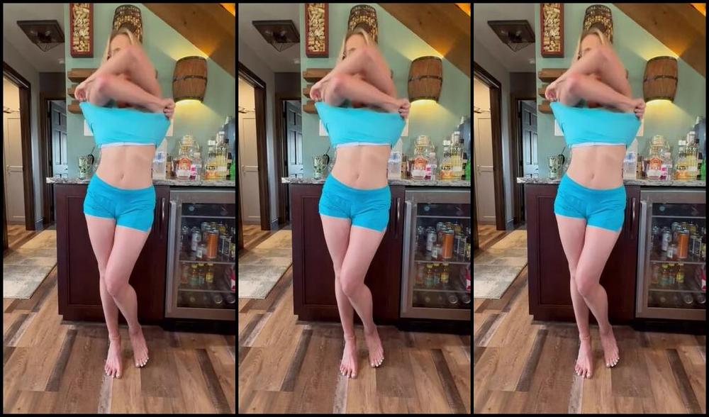 Claire Irons Nicknamed Claireirons Onlyfans Making One Of My Fave Go To Drinks It Doesn T Have A Name Lol