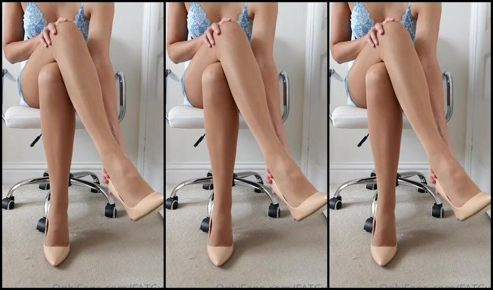 The Legs Next Door Nicknamed The Legs Next Door Onlyfans For Those Of You That Looked Closely Enough You Would Have Seen That Yesterday I Uploaded The Wro