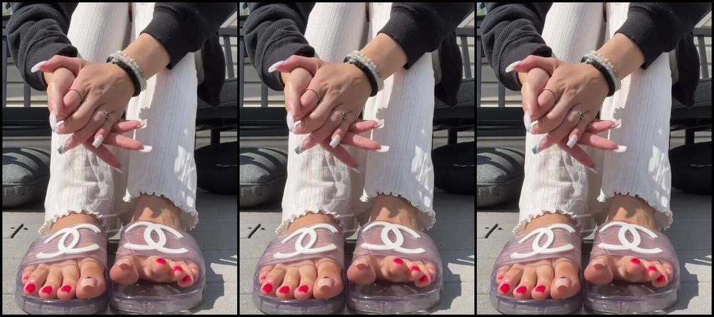 Greek Goddess Li Aka Greekli77 Onlyfans Oily Toes And Soles I M So Excited For The Warmer Weather So I Can Shoot More Outdoor Content