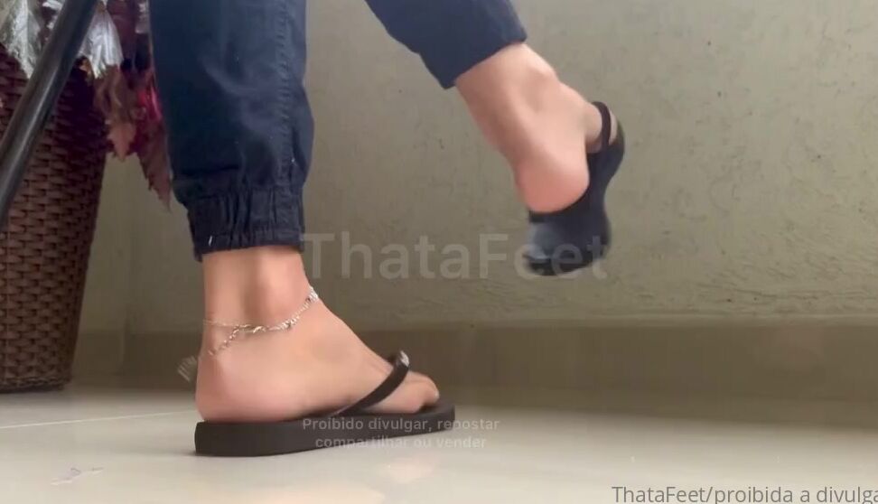 Thatafeet Nicknamed Thatafeet Foot Fetish 04 09 2021 Onlyfans Video Chinelinho Favorito