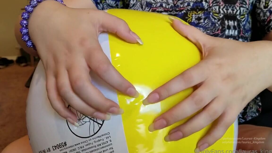 Lalalaura Nicknamed Lauras Kingdom 08 26 2024 Onlyfans Video Knicole Beachball Pop