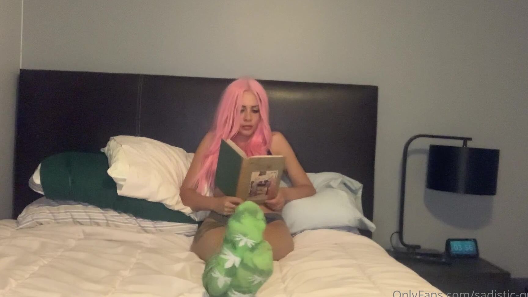 Sadistic Queen Ignoring You Hd You Love To Watch Me Read And You Caught Me Just At The Right Time I