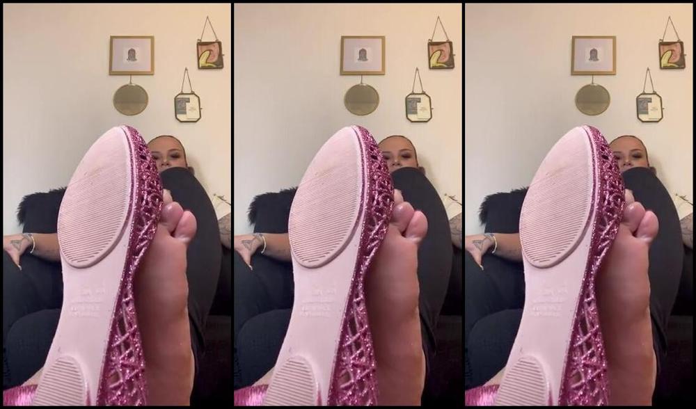 Anushkavelvet Onlyfans Teasing You With My Sexy Flat Shoes Is My Favorite Pass Time Of Course There S A Count Down At