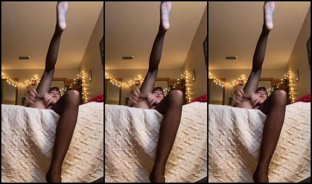 Nylonskitten Nicknamed Nylonskitten 12 04 2019 Onlyfans Video Vid Clip In My Black Thigh Highs Nsfw