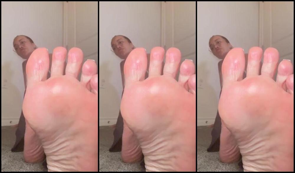 Feetluver32 Nicknamed Feetluver32 01 16 2025 Onlyfans Video Who Is Going To Be A Good Boy