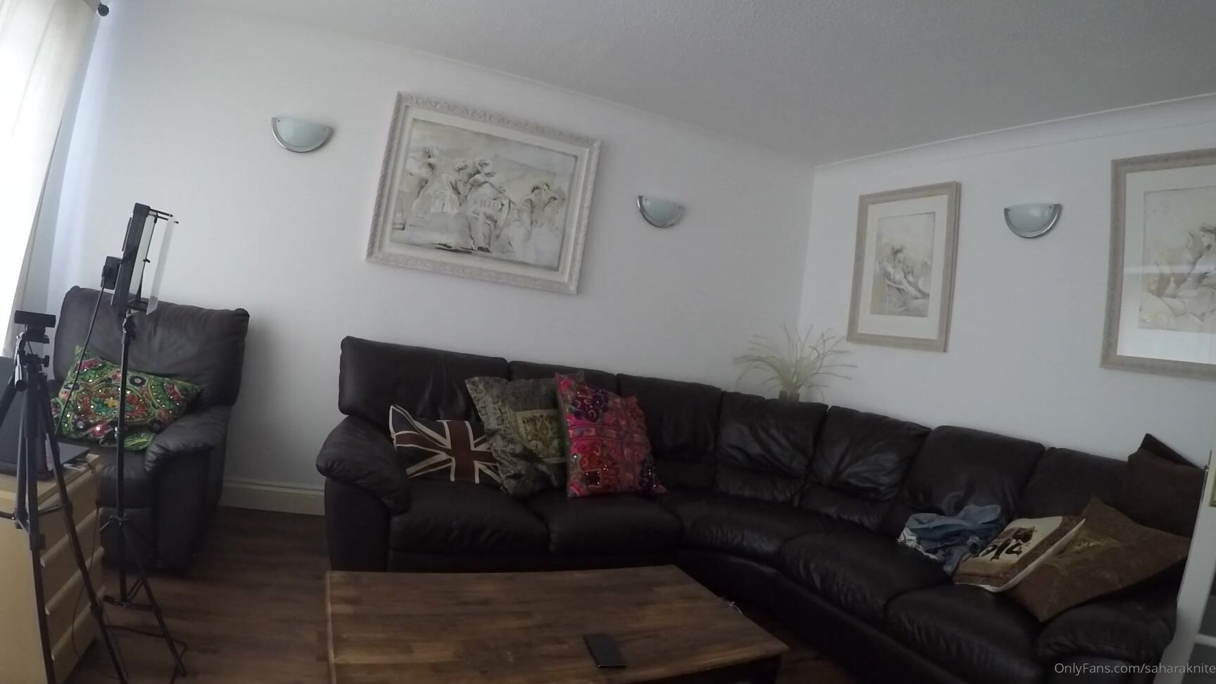 saharaknite-03-08-2020-638224692-some-exclusive-behind-the-scenes-footage-cos-you-seem-to-like-this-shit