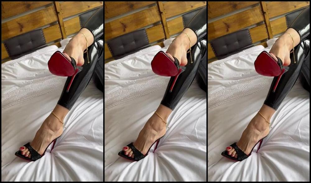 Heels Of Mine Nicknamed Heelsofmine 05 15 2023 Onlyfans Video One Of My Sexiest And Fav Combo Latex Leggings And Black Red Soles Mules