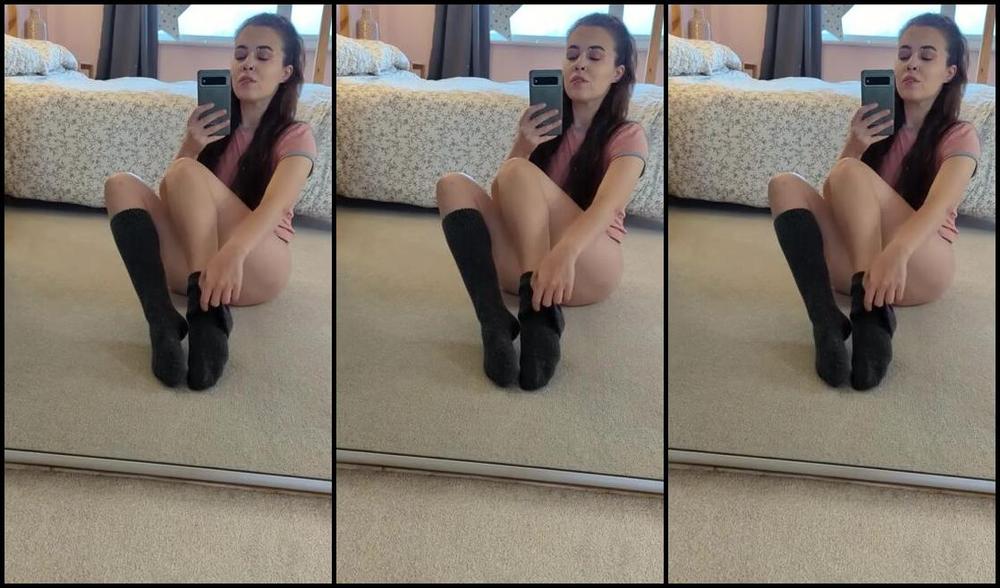 Princess Penelope Nicknamed Secretsexyfeet Onlyfans Playing In My Room