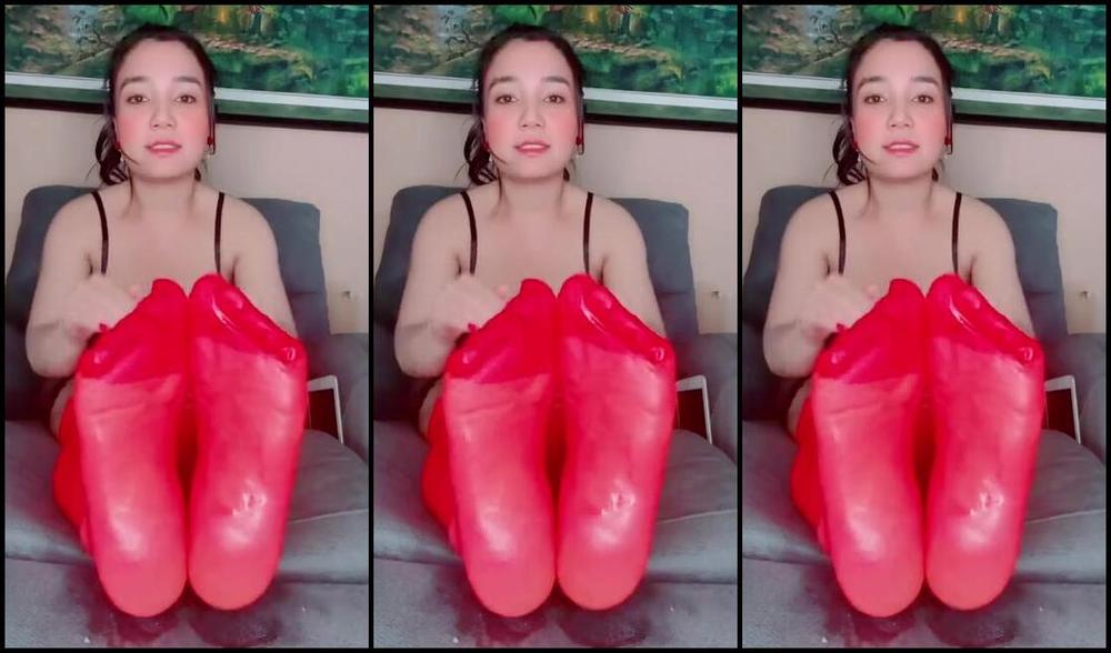 Yomfeet Nicknamed Yomfeet 12 08 2024 Onlyfans Video Oiling Red Nylons Oa