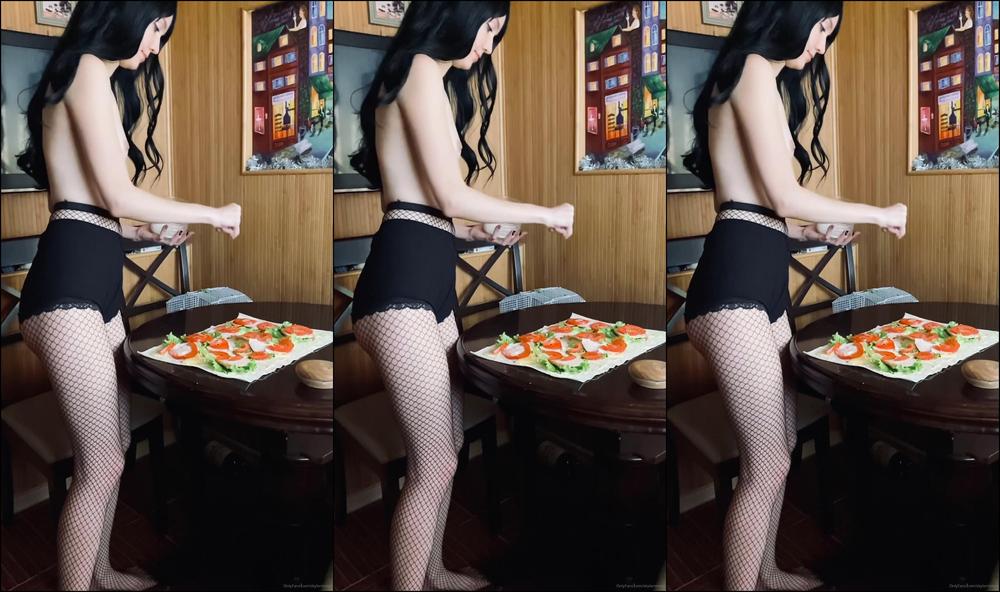 Skylermoore Nude Cooking Video For My Fans When I Was Filming Th