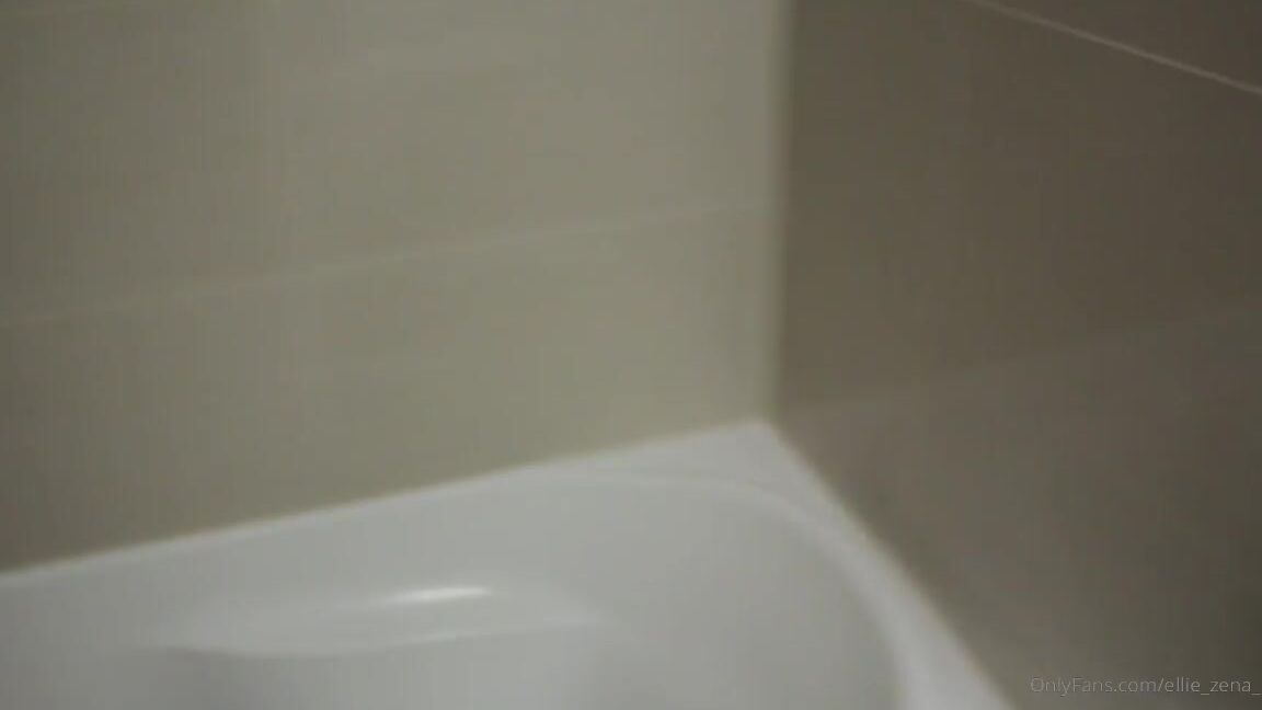 Ellie Zena 51177278 08 18 2019 Throw Back Bald Woman Superhorny Shower Pov