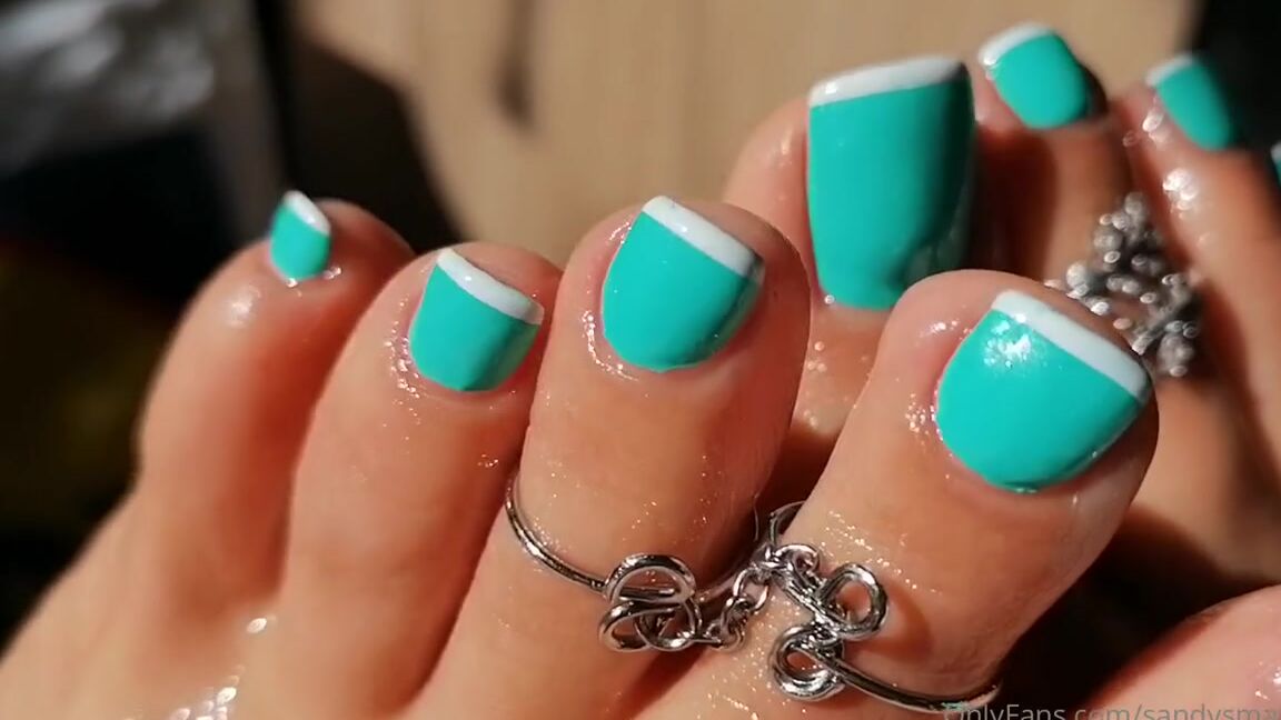 Mica Sandy Nicknamed Sandysmallfeet Onlyfans Sexy Closeup On My Oily Toes Put Them In Your Mouth
