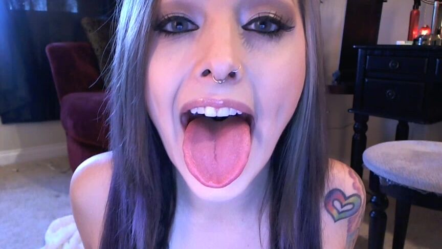 Brunette, Cumshots, Mouth Fetish, Throat Fetish, Tongue Fetish heidifox showing off my tongue ManyVids