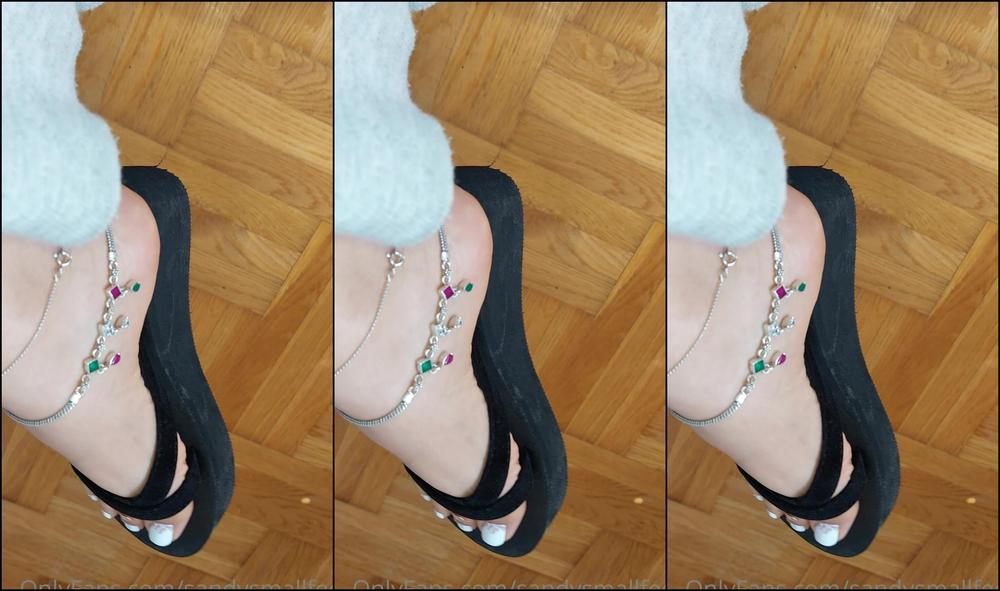 Sandysmallfeet Here Is A Casual Shoe Dangling Video In My New Flip Flops I M Talking About My Feet Jewel