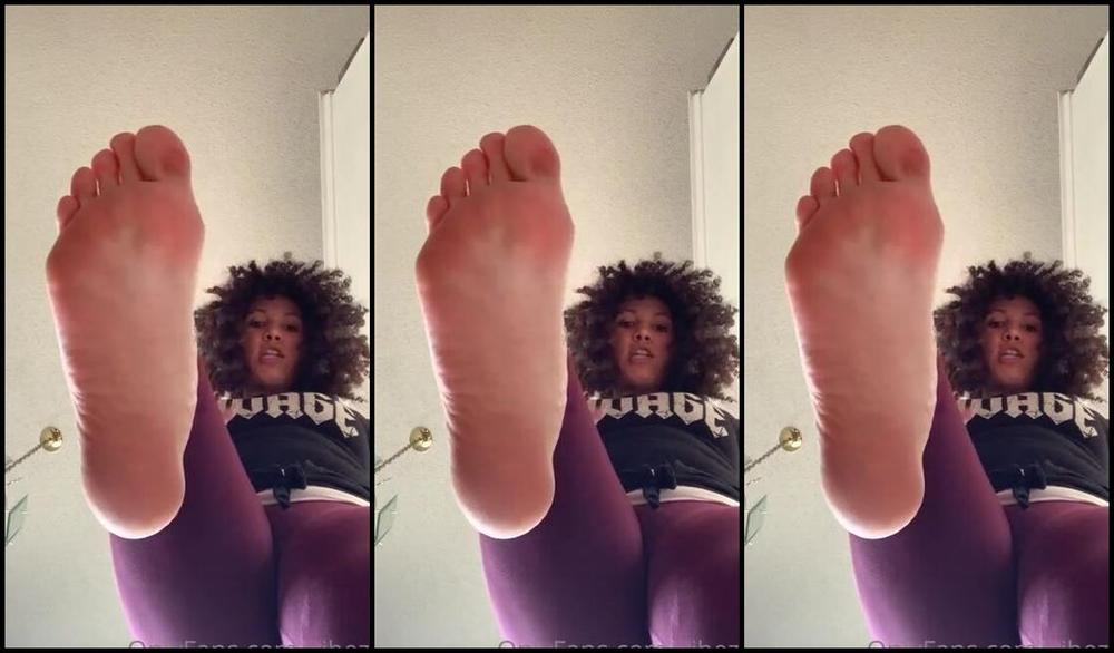 Natasha Aka Vibez3 Onlyfans I Love Squishing Tiny Pathetic Foot Boys Under My Goddess Giantess Feet