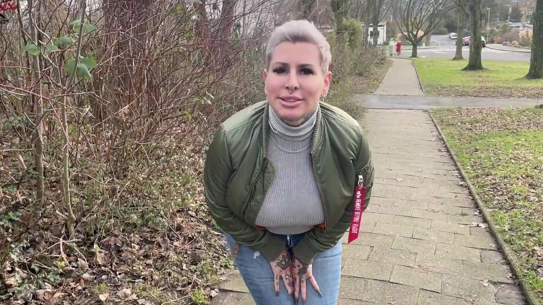 Cat Coxx 22.02.06  Public Jeanspiss XXL NS Ladung MyDirtyHobby