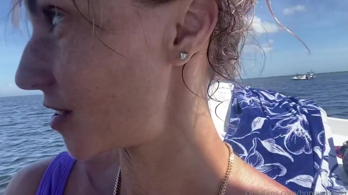 Honeysperfectfeet Onlyfans Look I M On A Boat Scalloping Is So Much Fun 1