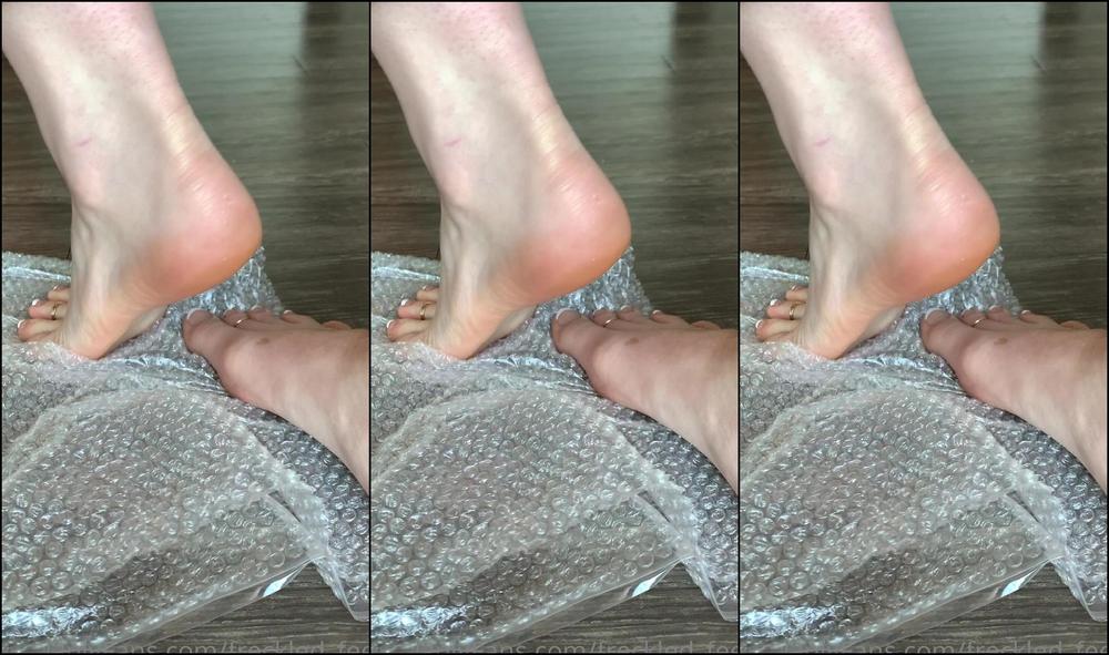 Freckled Feet Bubble Wrap Pop Asmr Fun Fact Whenever I Get Bubble Wrap I Absolutely Have To Pop All Of