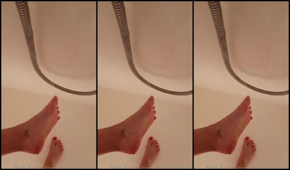 Tinsleyteaser Onlyfans Just Had Some Fun In The Dorm While Showering How Do You Like F