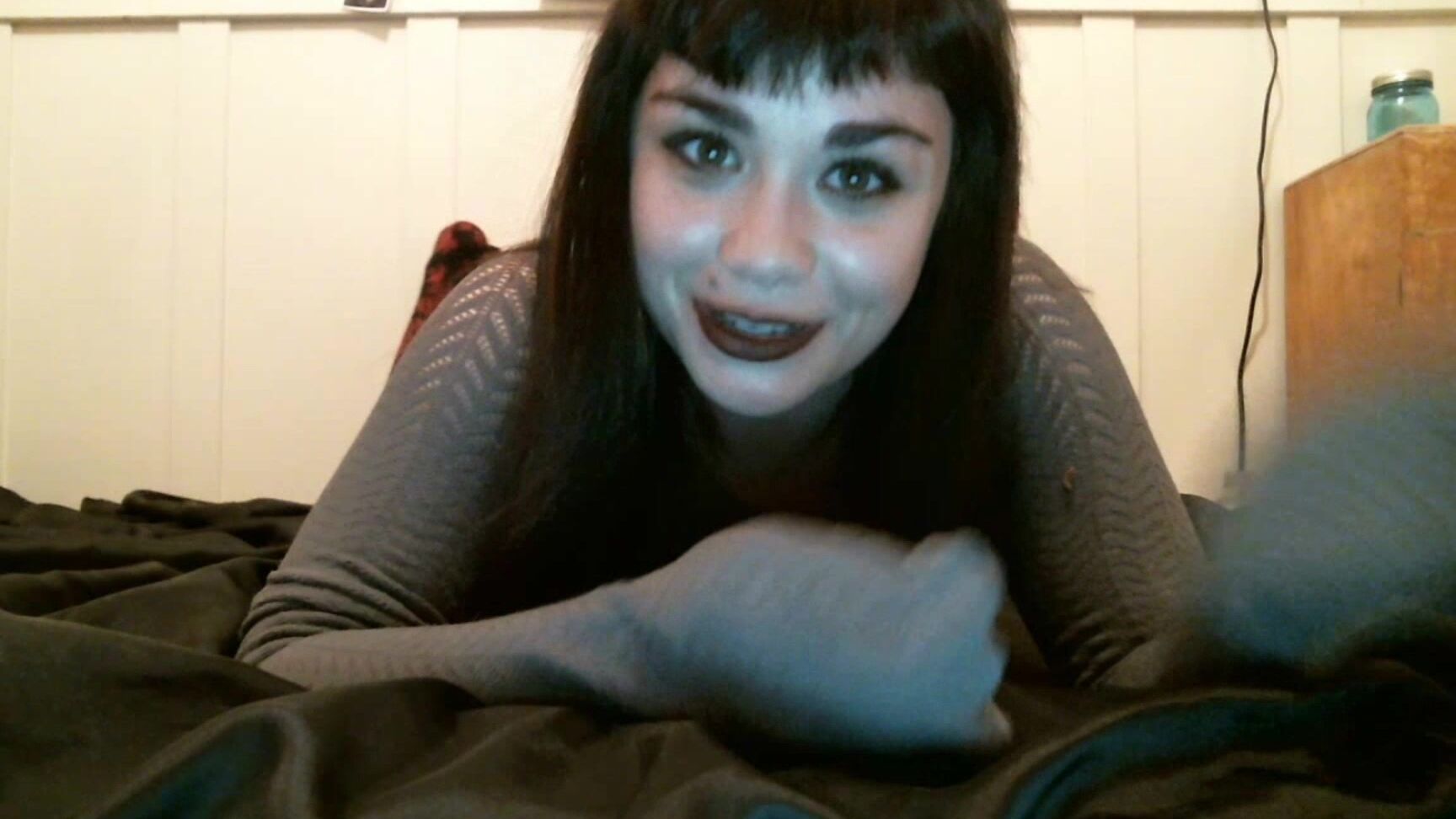 Louisethirteen Jerk Your Cock Off On My Nylons