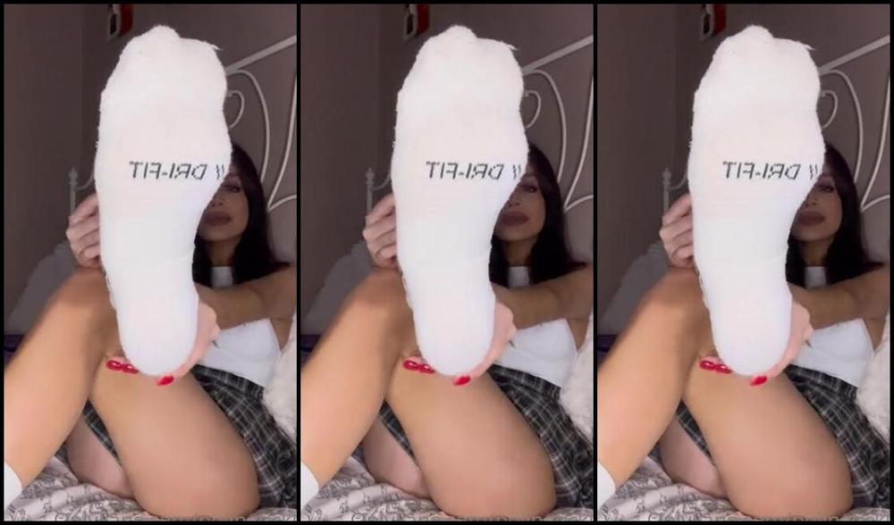 Polina Nicknamed Polinatickle Onlyfans Movies Me And Worshiping My Feet Y