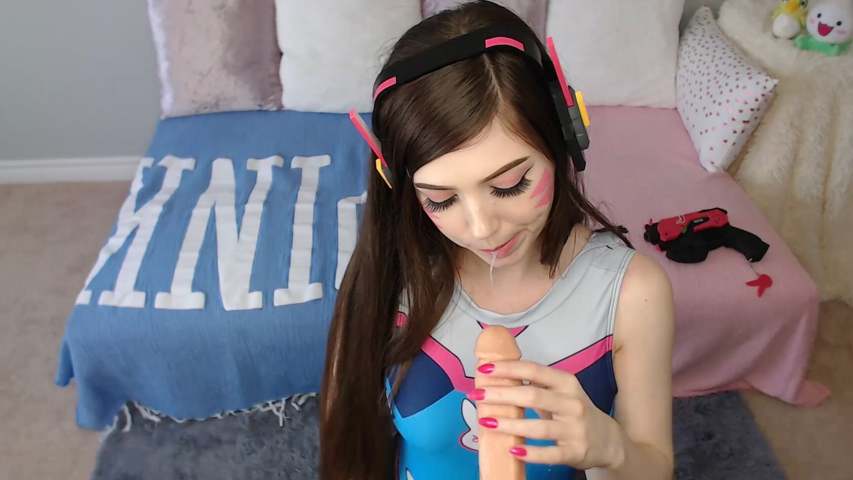 Blow Jobs, Facials, Cosplay, Cumshots, Blowjob lilcanadiangirl dva wants your cum ManyVids