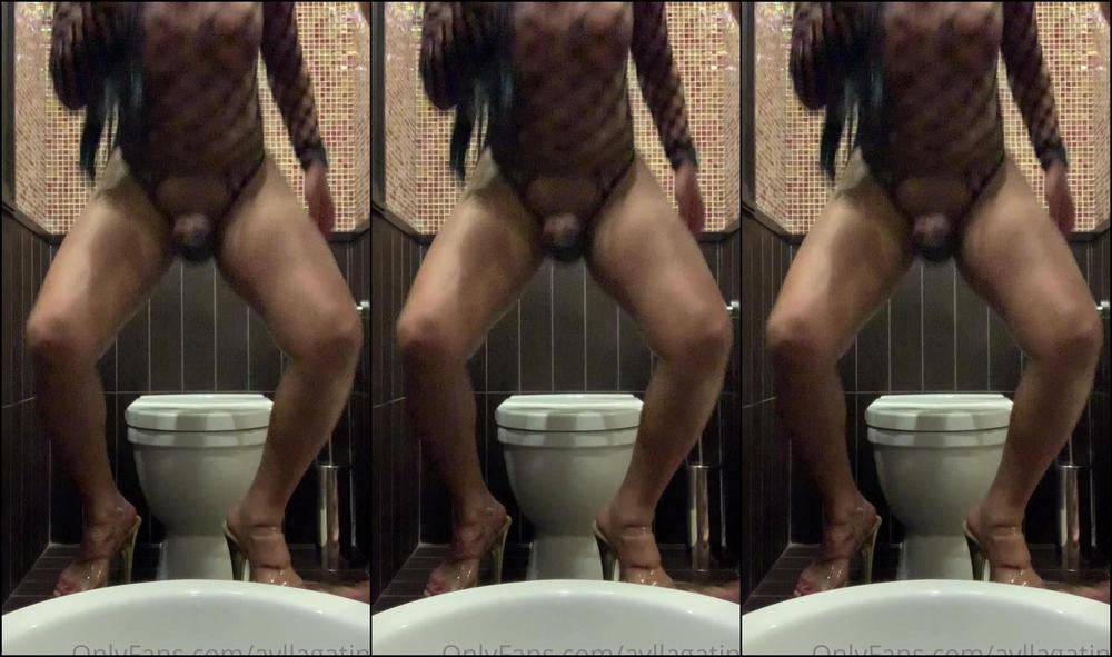 ayllagatina-15-02-2021-2032822489-my-slaves-never-know-the-comfort-of-the-house-or-the-position-that-i-will-destroy-their-as