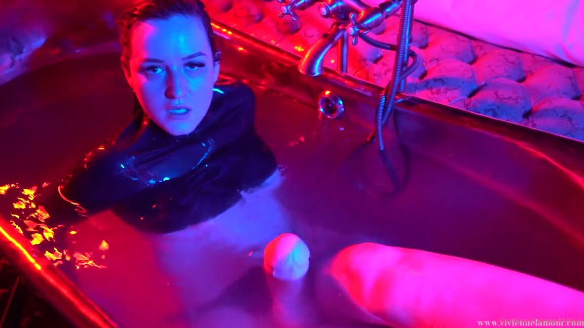 Vivienne L Amour Aka Vlproductionsuk Onlyfans Wet And Wild Rubber And Strap On Fetish Part 3