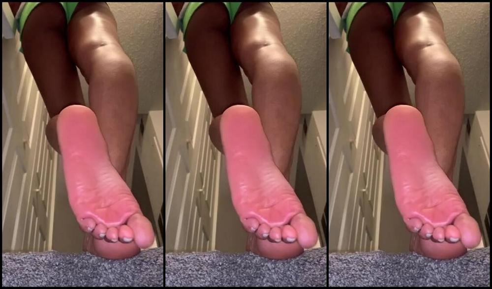 Soft Angel Soles Nicknamed Angelsoftfeet Onlyfans Moist Warm Soles Seduction