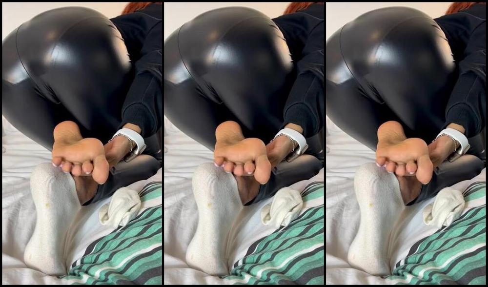 Stillsinning Nicknamed Stillsinning Onlyfans Tell Me How Thirsty You Are For These Sweaty Socks And Soles Wore Them Almost 3 Days M4H