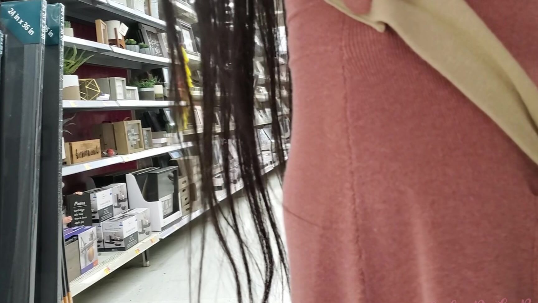 Lola DeLaRosa Shopping Naked With Open Sweater UxECUGJC Amateur