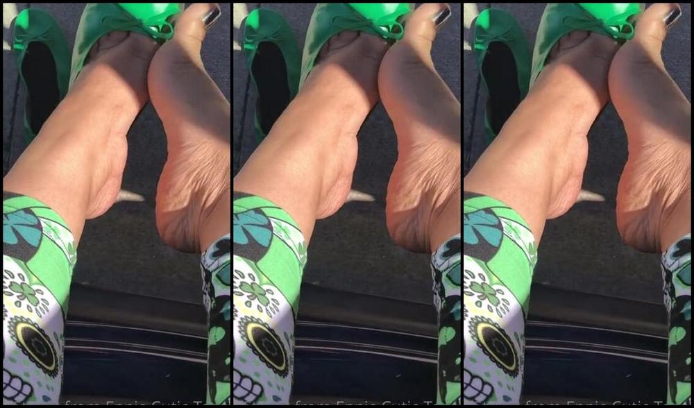 Ennie S Toes And Soles Nicknamed Enniestoes Onlyfans Stopped To Buy Gas And Put On A Little Show For The Guys Secretly Lusting Over Pretty Feet Would 1